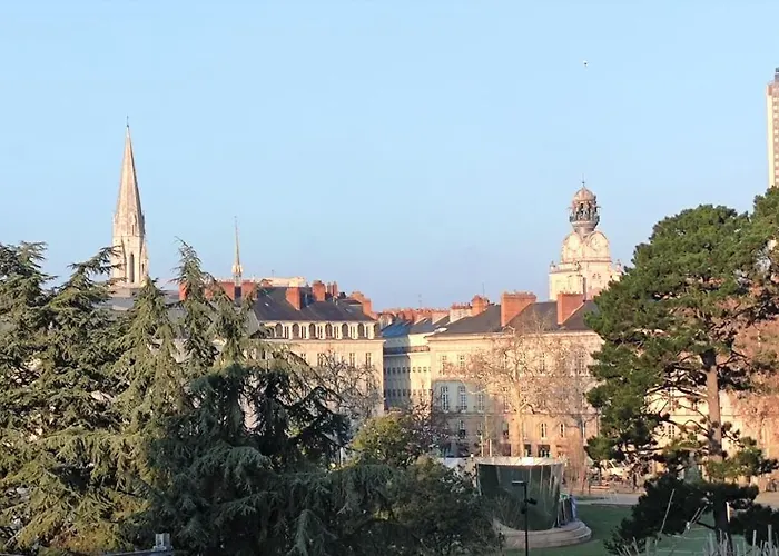 Le Baco-Baco, Face Au Chateau, Avec Parking