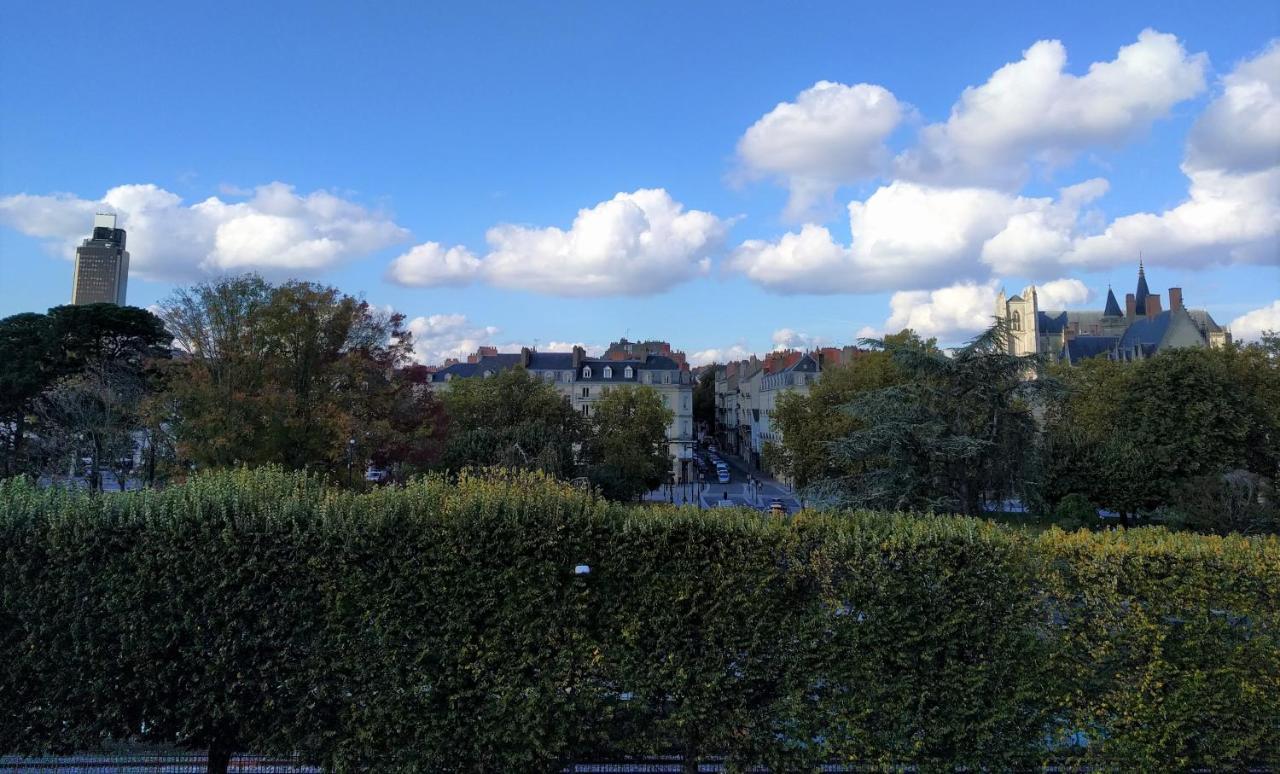 Le Baco-baco, Face Au Chateau, Avec Parking Nantes